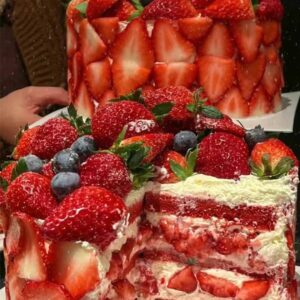 Strawberry Red Velvet Slice Cake
